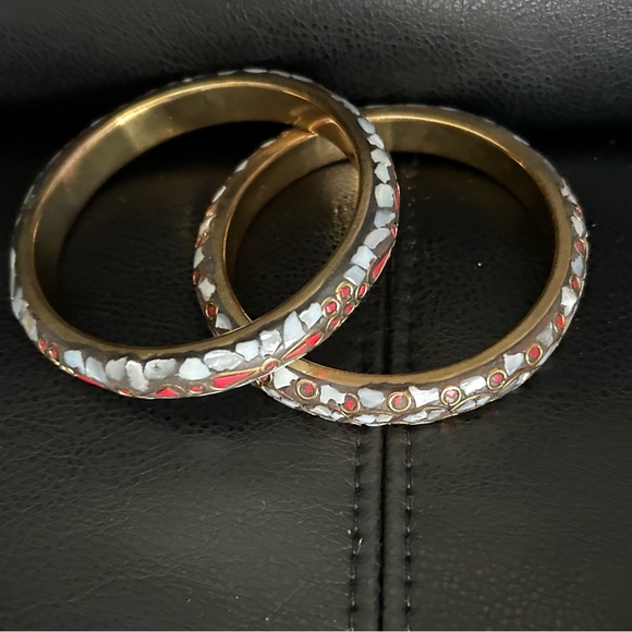 Pair of Beaded Bangle Cuff Bracelets in gold tone with White and Red Beads - Picture 10 of 12